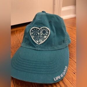 Life is Good NWT A Tattered Chill One Heart Hat